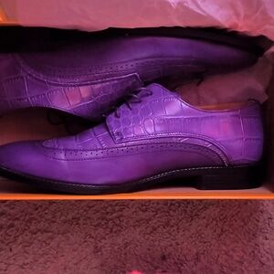 I am selling man shoes